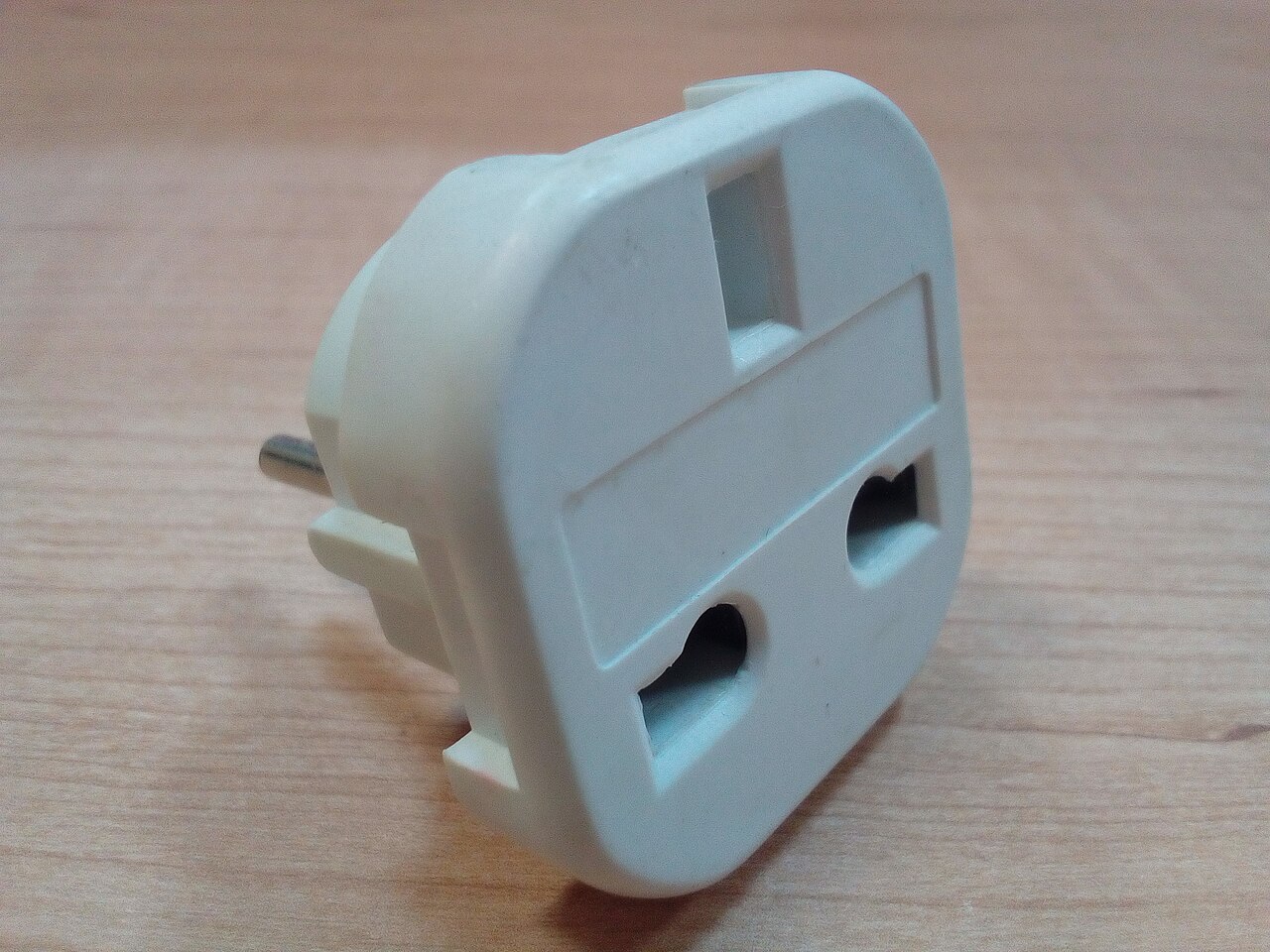 Power plugs and voltage in Egypt: type C/F, 230 V and adapter (2026)