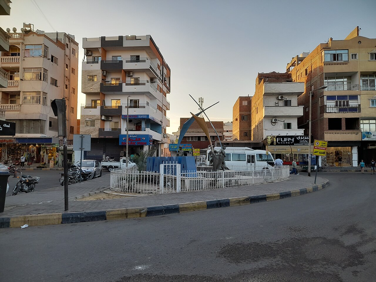 El Kawther w Hurghadzie: dzielnica mieszkalna z restauracjami i supermarketami