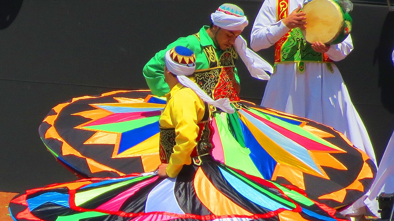 Nile dinner cruise in Cairo in 2026: which boat, price and tanoura show