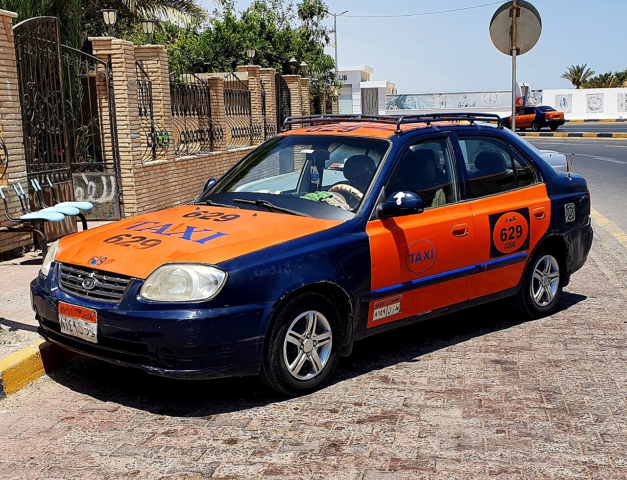 Getting around Hurghada: taxis, minibuses, Uber and car hire